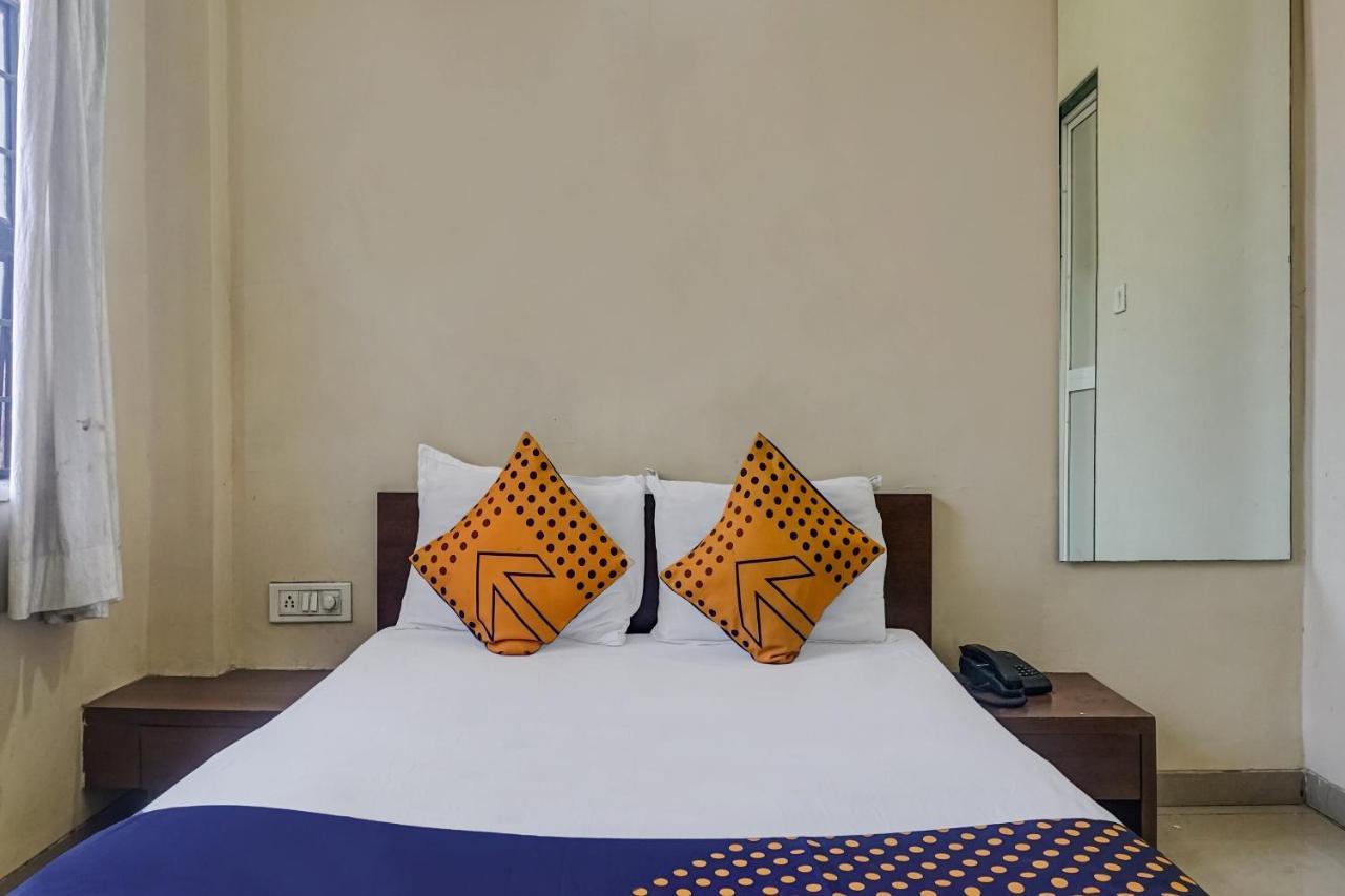 Oyo Flagship 75444 Hotel Kinara Lodging & Boarding Mangvadi ภายนอก รูปภาพ