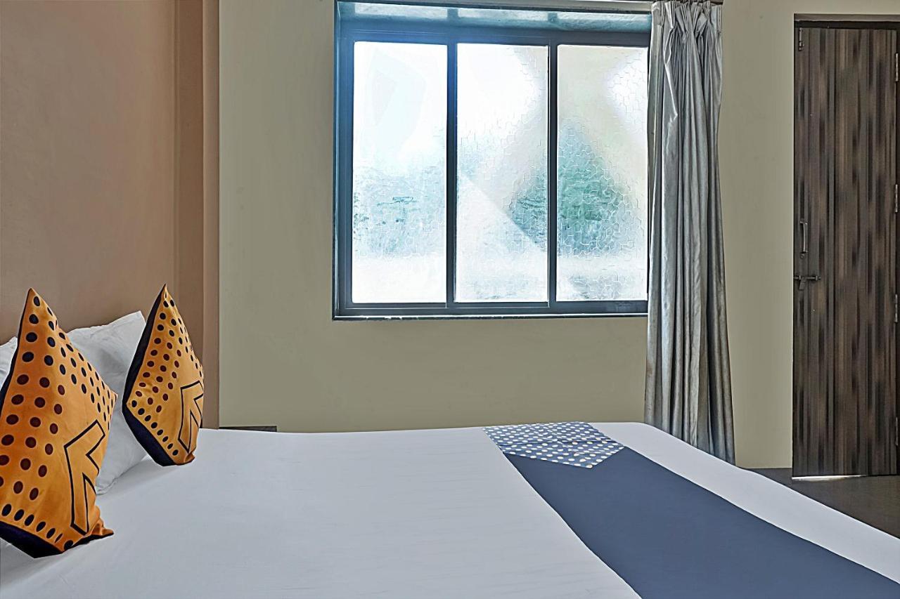 Oyo Flagship 75444 Hotel Kinara Lodging & Boarding Mangvadi ภายนอก รูปภาพ