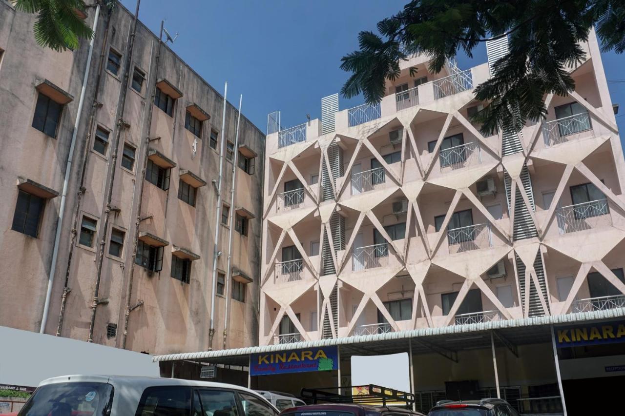 Oyo Flagship 75444 Hotel Kinara Lodging & Boarding Mangvadi ภายนอก รูปภาพ
